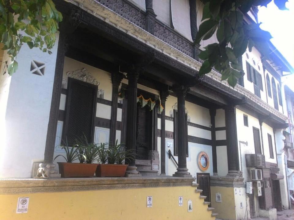 Deewanji Ni Haveli Bed & Breakfast Ахмедабад Екстериор снимка