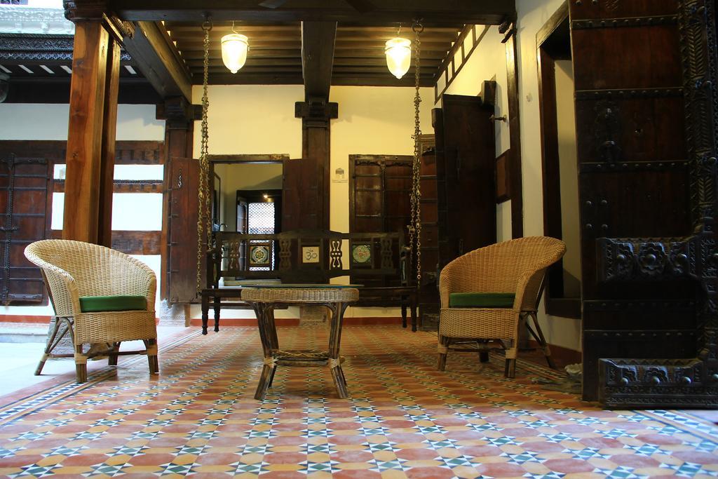 Deewanji Ni Haveli Bed & Breakfast Ахмедабад Екстериор снимка